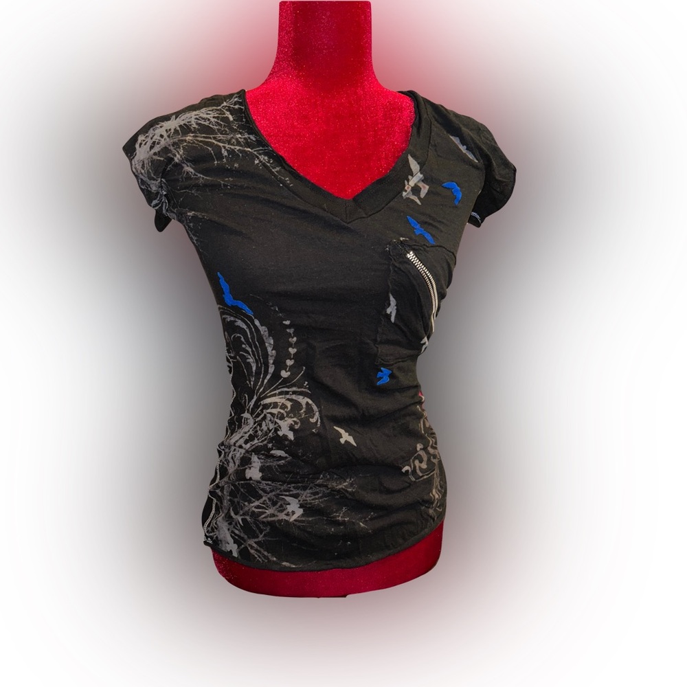Born Famous top size M